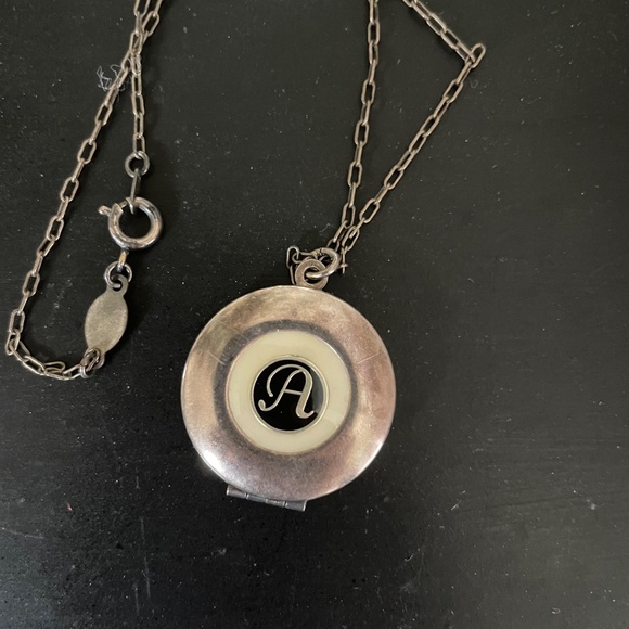 TRADED-Vintage Catherine Popesco "A" Locket - Picture 2 of 6